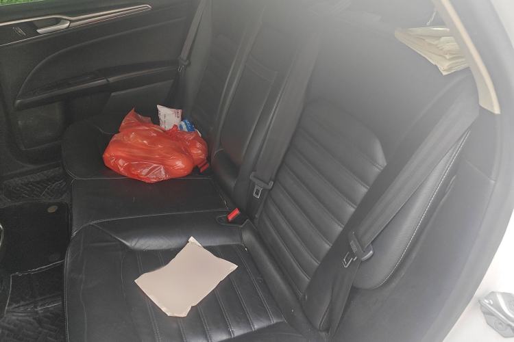Used Ford Mondeo 2017 EcoBoost 200 Stylish Model Interior 4