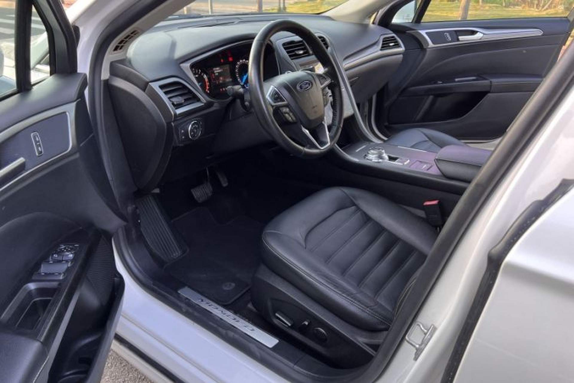 Used Ford Mondeo 2017 EcoBoost 200 Stylish Model Interior 4