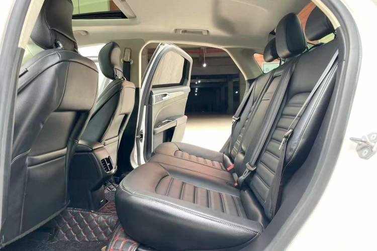 Used Ford Mondeo 2017 EcoBoost 180 Stylish Model Interior 4