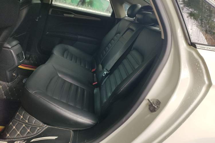 Used Ford Mondeo 2017 EcoBoost 180 Stylish Model Interior 4