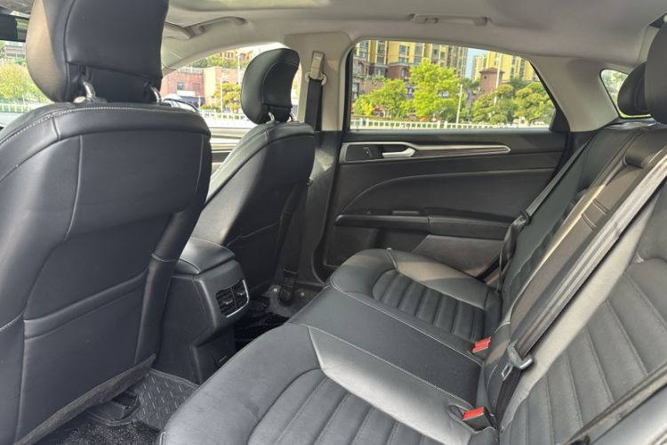 Used Ford Mondeo 2017 EcoBoost 200 Stylish Model Interior 5