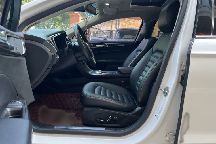Used Ford Mondeo 2017 EcoBoost 180 Luxury Model Interior 5