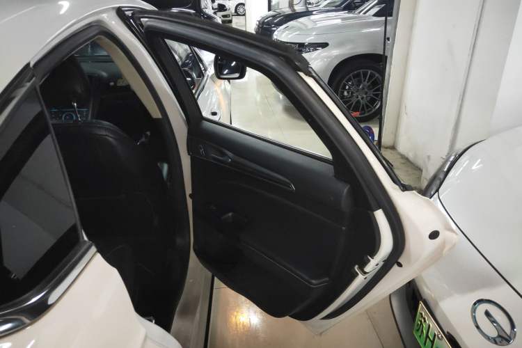 Used Ford Mondeo 2017 EcoBoost 180 Stylish Model Interior 6