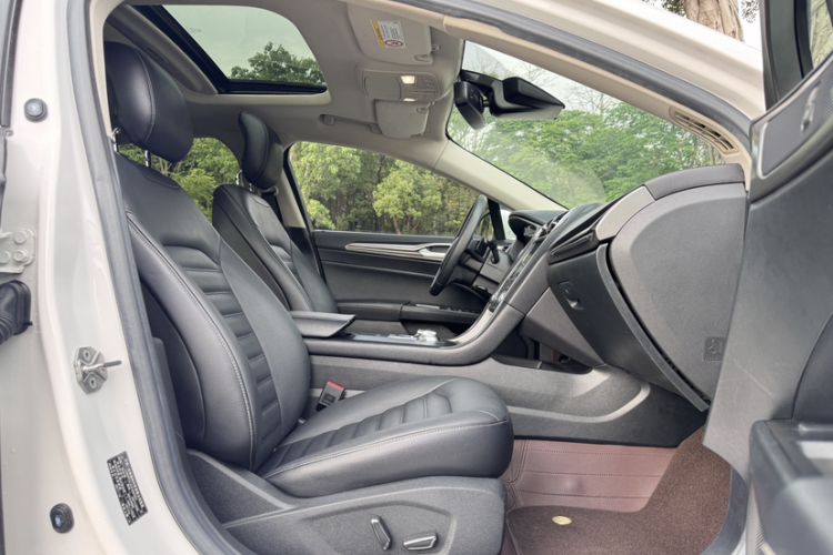 Used Ford Mondeo 2017 Facelifted EcoBoost 180 Fashion Edition Interior 8