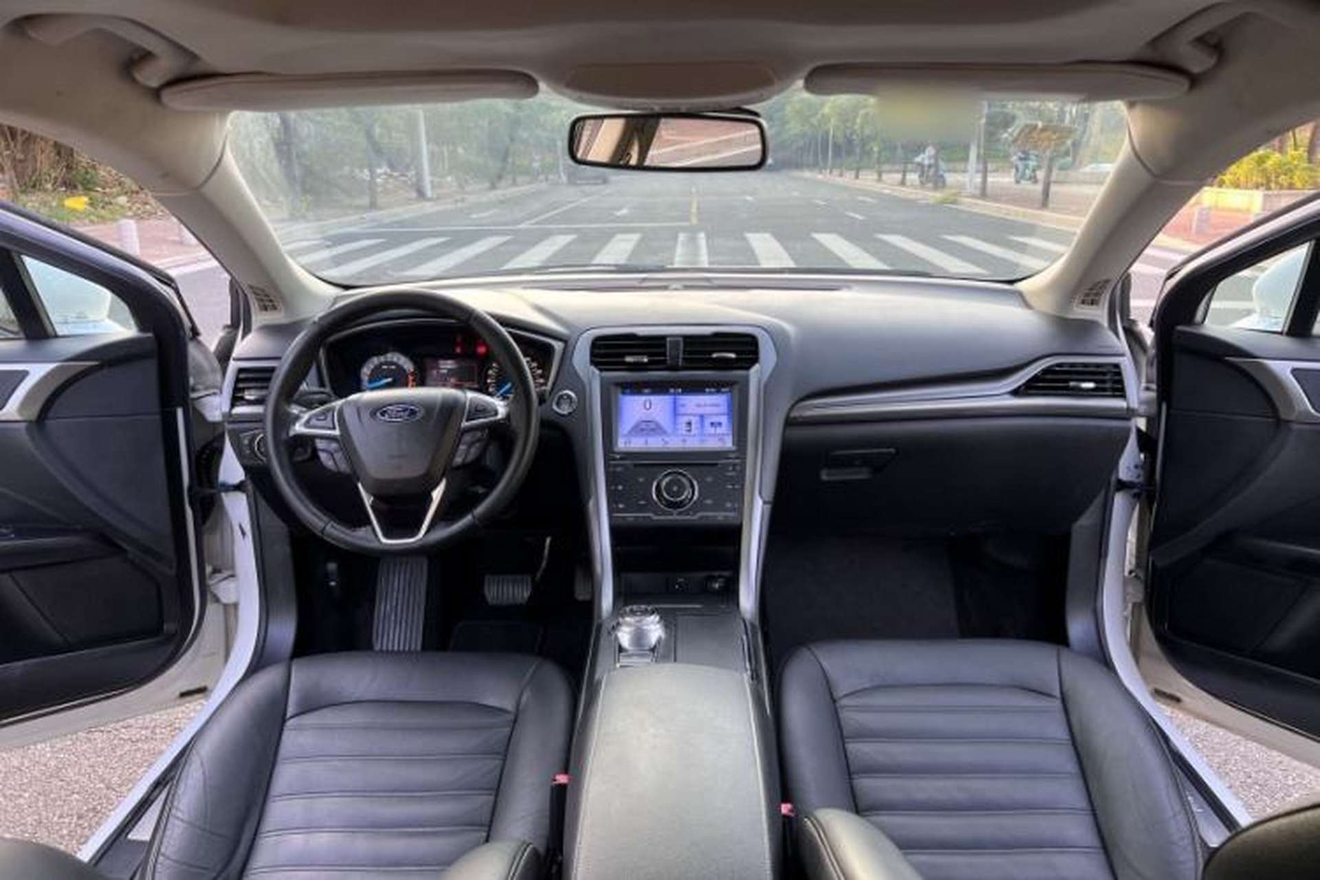 Used Ford Mondeo 2017 EcoBoost 200 Stylish Model Interior 9