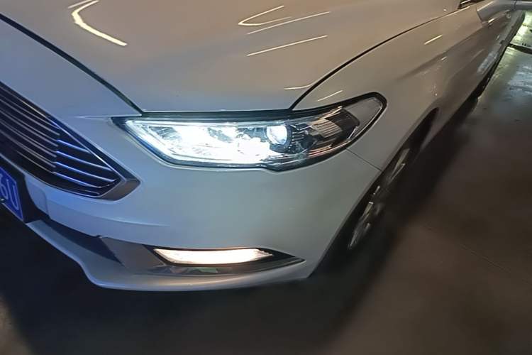 Used Ford Mondeo 2017 EcoBoost 180 Stylish Model Left Front Headlight
