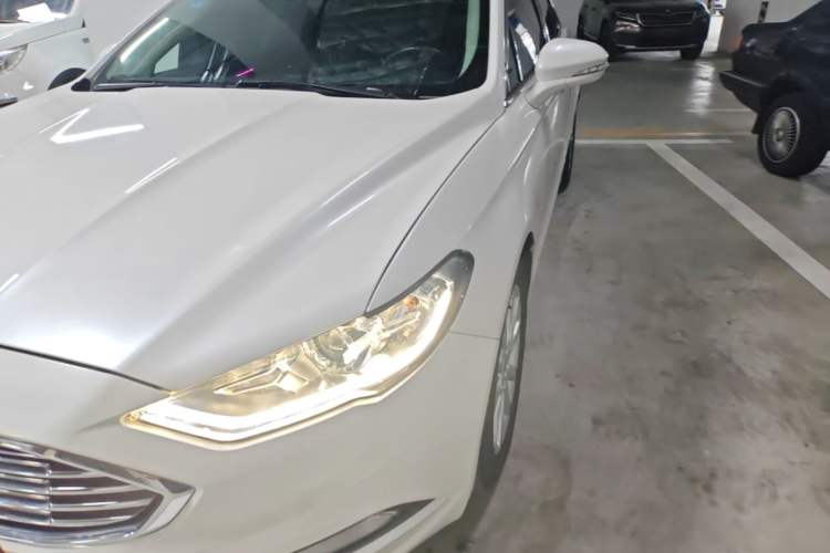 Used Ford Mondeo 2017 Facelifted EcoBoost 180 Fashion Edition Left Front Headlight