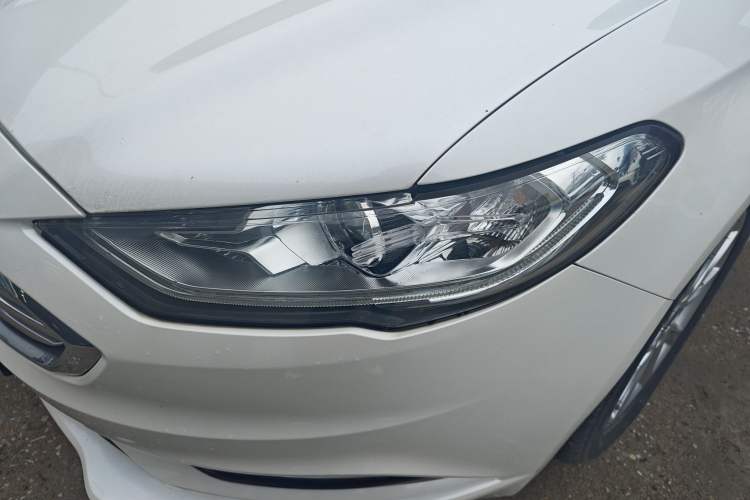 Used Ford Mondeo 2017 Facelifted EcoBoost 180 Fashion Edition Left Front Headlight