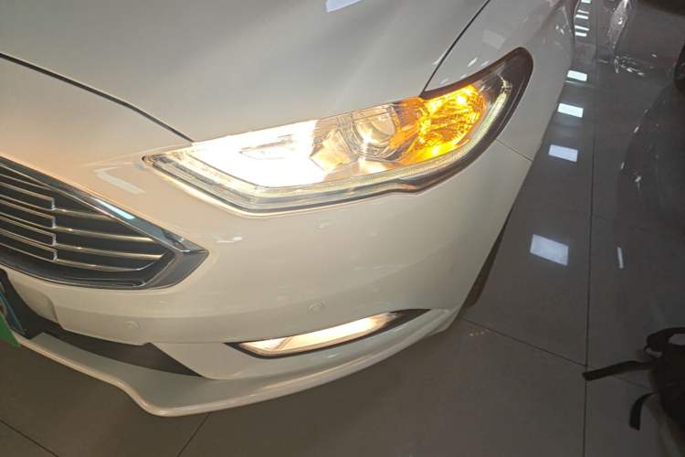Used Ford Mondeo 2017 EcoBoost 200 Stylish Model Left Front Headlight
