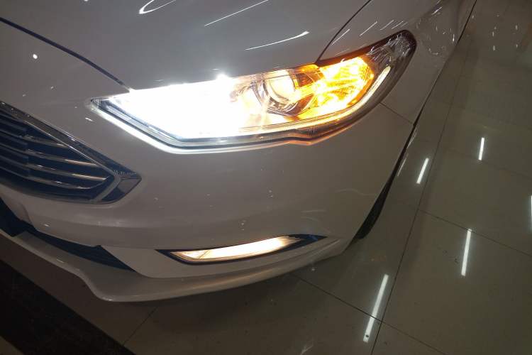 Used Ford Mondeo 2017 EcoBoost 200 Stylish Model Left Front Headlight