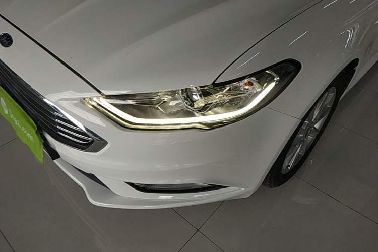 Used Ford Mondeo 2017 EcoBoost 180 Stylish Model Left Front Headlight