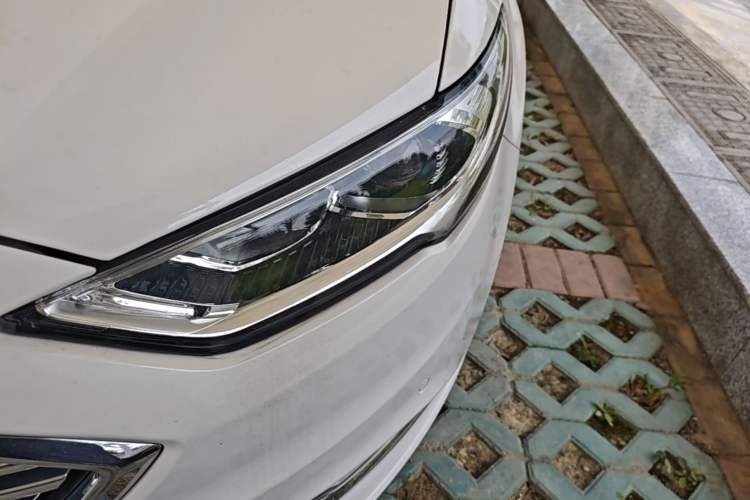 Used Ford Mondeo 2017 EcoBoost 180 Luxury Model Left Front Headlight