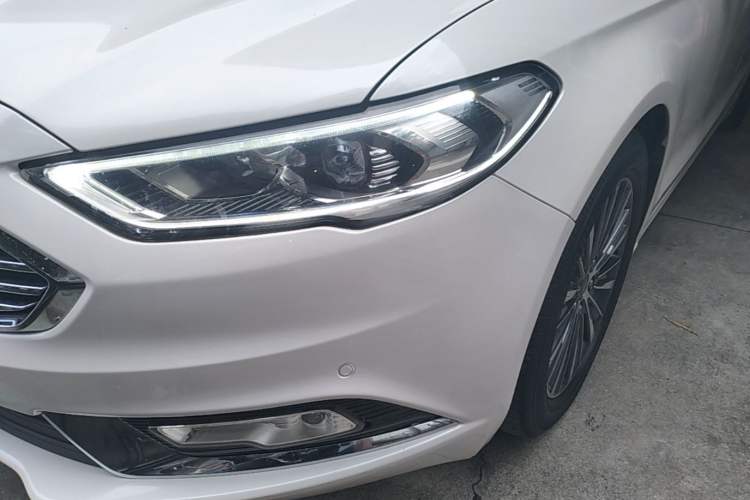 Used Ford Mondeo 2017 EcoBoost 200 Luxury Model Left Front Headlight
