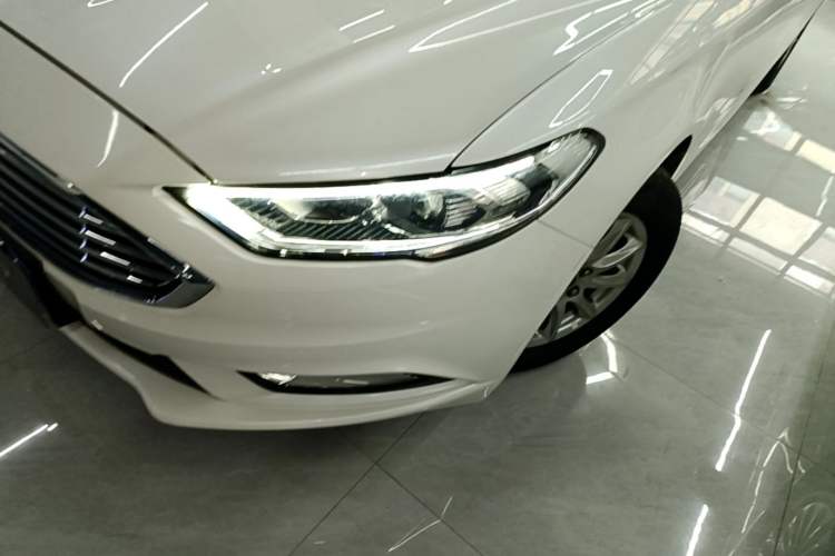 Used Ford Mondeo 2017 EcoBoost 180 Comfort Model Left Front Headlight