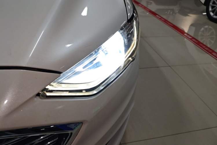 Used Ford Mondeo 2017 EcoBoost 180 Stylish Model Left Front Headlight