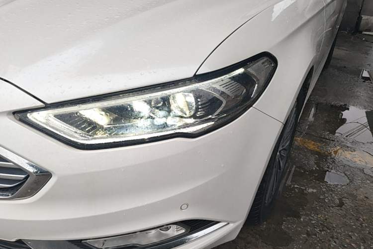 Used Ford Mondeo 2017 EcoBoost 200 Luxury Model Left Front Headlight