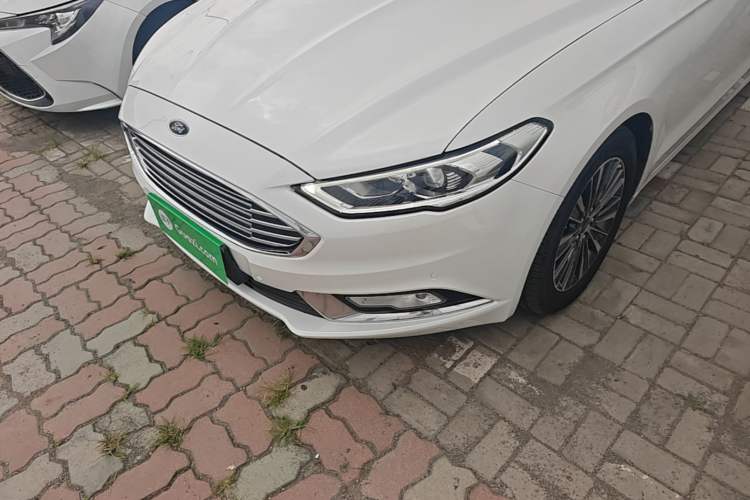 Used Ford Mondeo 2017 EcoBoost 180 Luxury Model Left Front Headlight