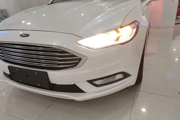 Used Ford Mondeo 2017 EcoBoost 200 Stylish Model Left Front Headlight