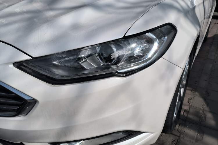 Used Ford Mondeo 2017 EcoBoost 180 Stylish Model Left Front Headlight