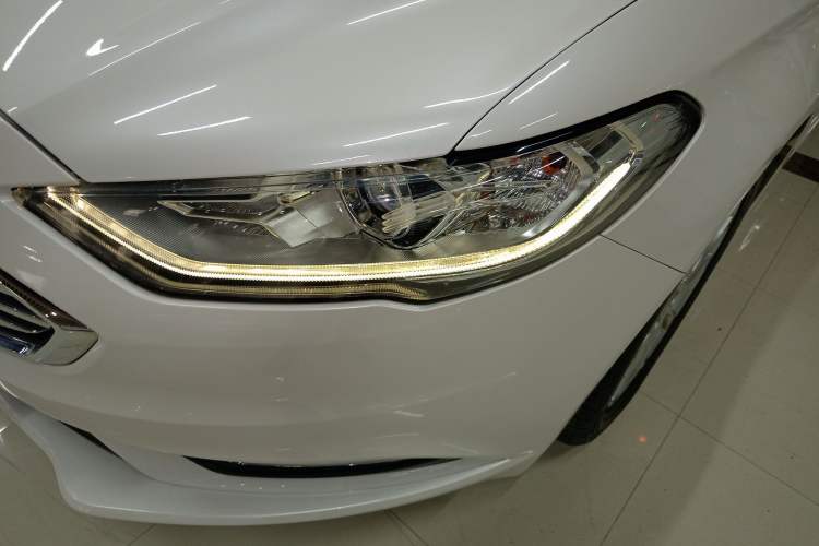 Used Ford Mondeo 2017 EcoBoost 200 Stylish Model Left Front Headlight