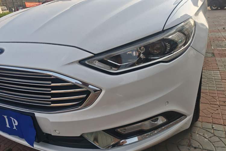 Used Ford Mondeo 2017 EcoBoost 180 Luxury Model Left Front Headlight