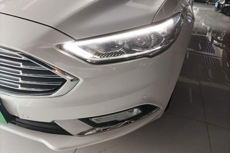 Used Ford Mondeo 2017 EcoBoost 180 Luxury Model Left Front Headlight