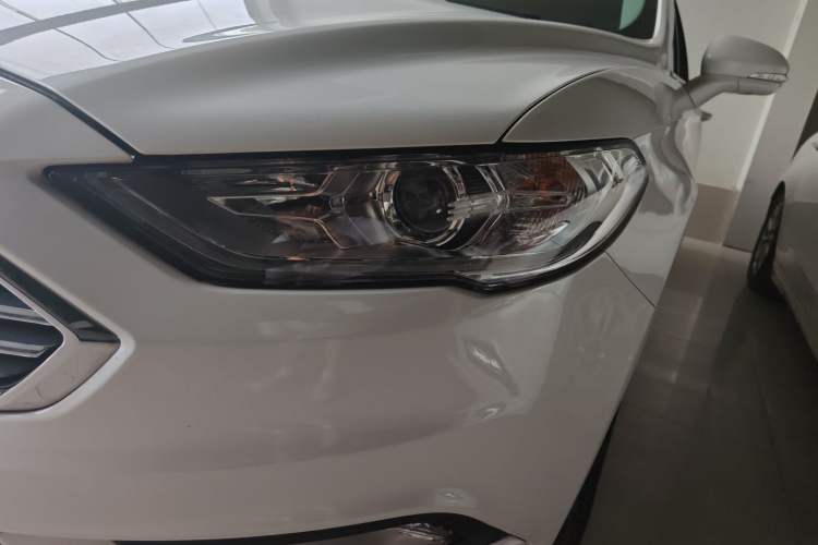 Used Ford Mondeo 2017 EcoBoost 180 Stylish Model Left Front Headlight