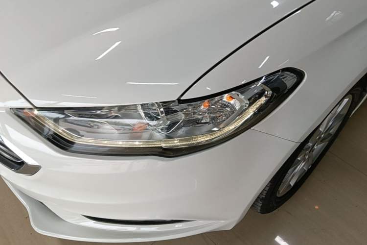 Used Ford Mondeo 2017 EcoBoost 180 Stylish Model Left Front Headlight