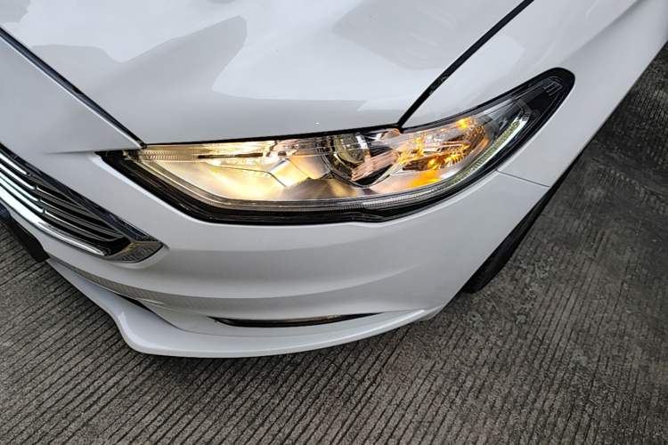 Used Ford Mondeo 2017 EcoBoost 180 Stylish Model Left Front Headlight