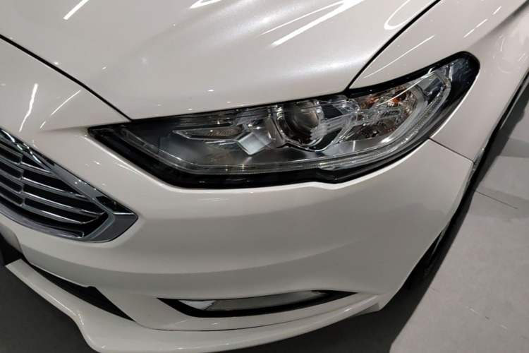 Used Ford Mondeo 2017 Facelifted EcoBoost 180 Fashion Edition Left Front Headlight