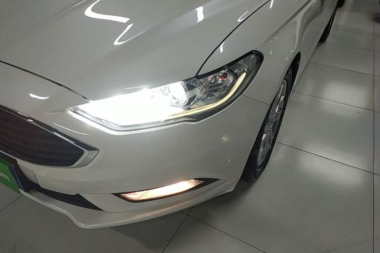 Used Ford Mondeo 2017 EcoBoost 200 Stylish Model Left Front Headlight