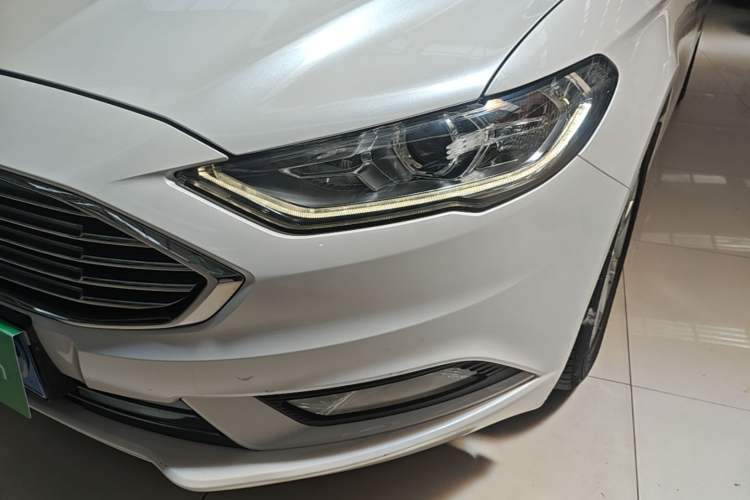 Used Ford Mondeo 2017 EcoBoost 180 Stylish Model Left Front Headlight