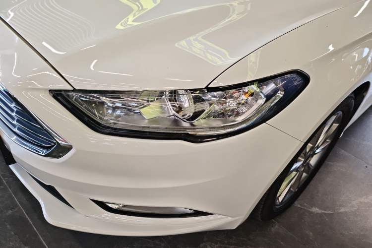 Used Ford Mondeo 2017 EcoBoost 180 Stylish Model Left Front Headlight