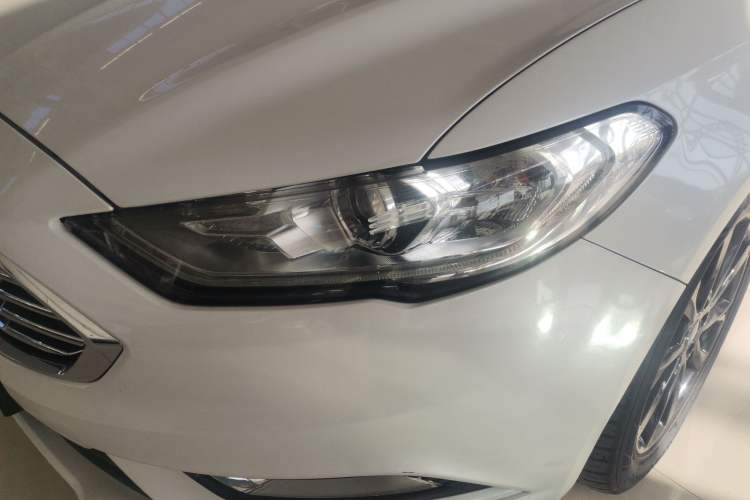 Used Ford Mondeo 2017 EcoBoost 180 Stylish Model Left Front Headlight