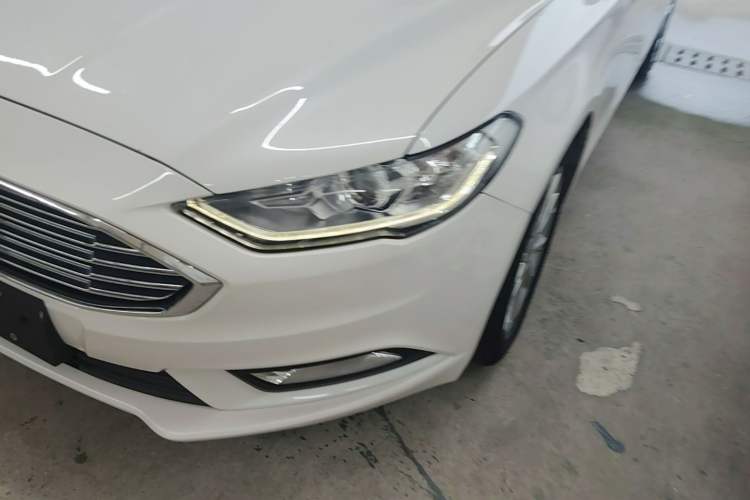 Used Ford Mondeo 2017 EcoBoost 180 Stylish Model Left Front Headlight