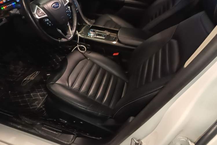 Used Ford Mondeo 2017 EcoBoost 180 Stylish Model Left Front Seat