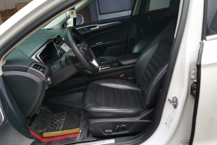 Used Ford Mondeo 2017 EcoBoost 200 Luxury Model Left Front Seat