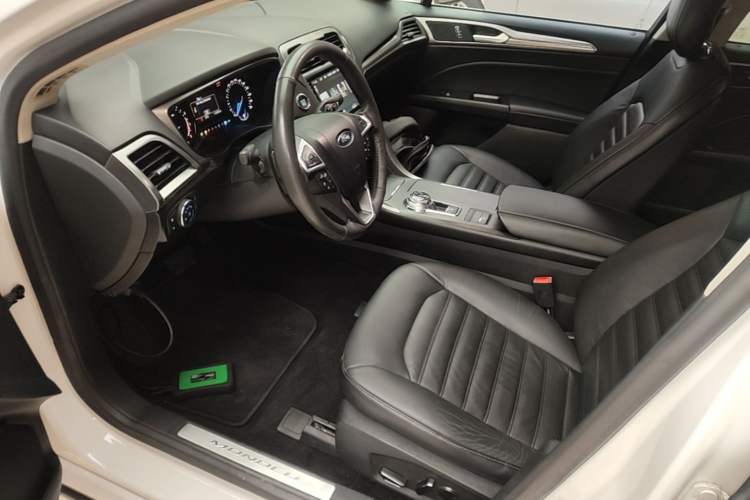 Used Ford Mondeo 2017 EcoBoost 180 Stylish Model Left Front Seat