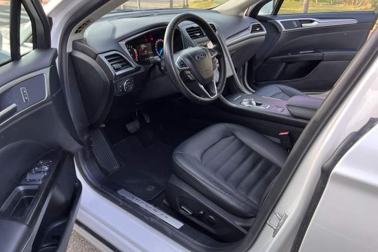 Used Ford Mondeo 2017 EcoBoost 200 Stylish Model Left Front Seat