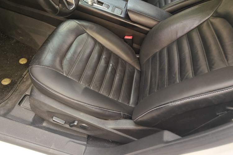 Used Ford Mondeo 2017 EcoBoost 180 Stylish Model Left Front Seat
