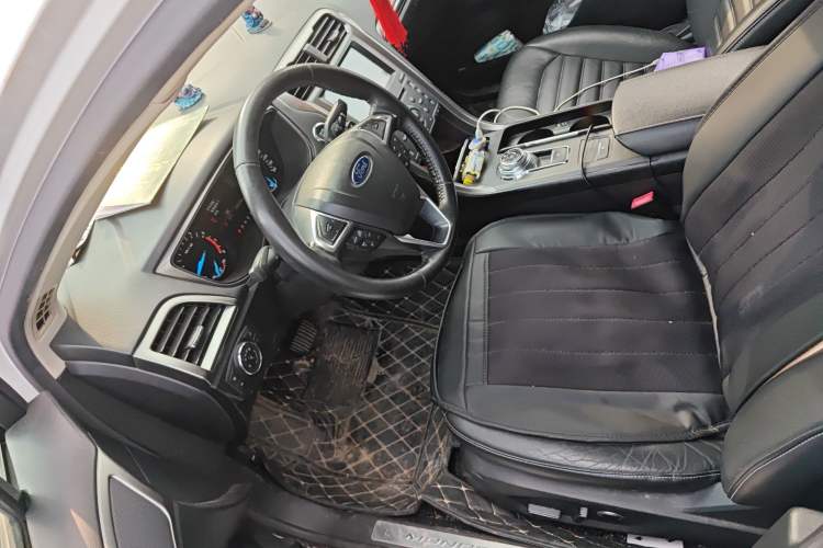 Used Ford Mondeo 2017 EcoBoost 180 Stylish Model Left Front Seat