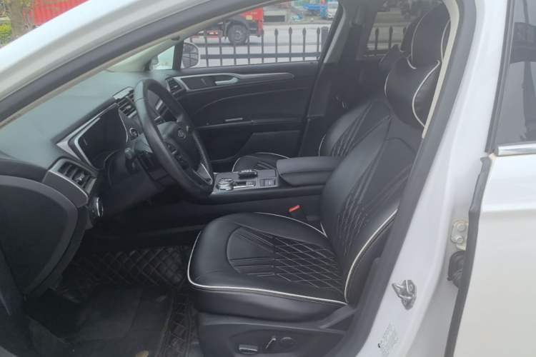 Used Ford Mondeo 2017 EcoBoost 200 Luxury Model Left Front Seat