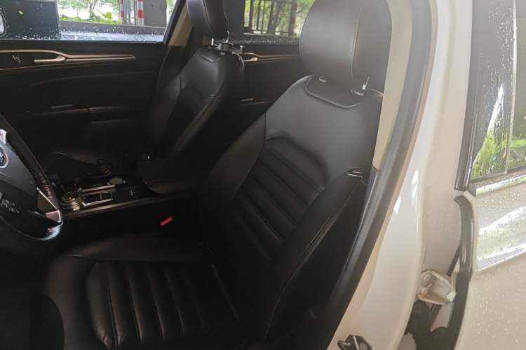 Used Ford Mondeo 2017 EcoBoost 180 Stylish Model Left Front Seat