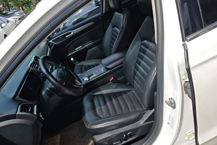 Used Ford Mondeo 2017 EcoBoost 180 Stylish Model Left Front Seat