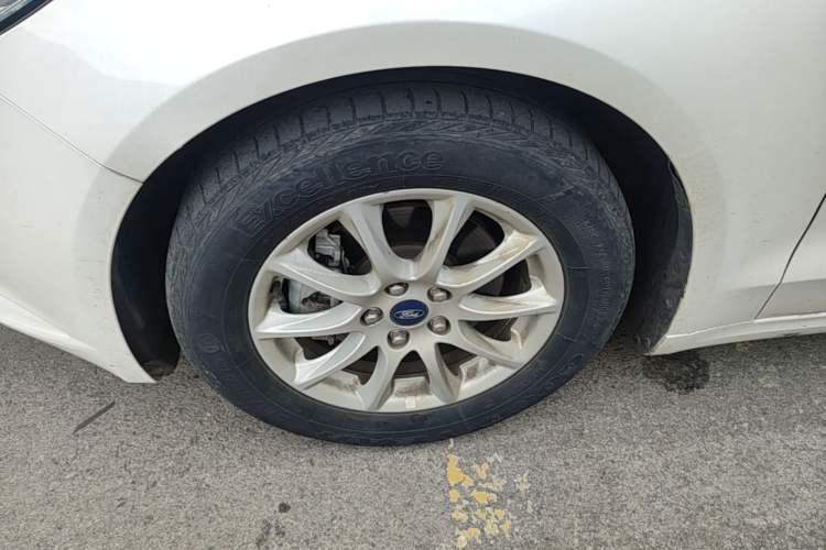 Used Ford Mondeo 2017 EcoBoost 180 Comfort Model Left Front Wheel Hub