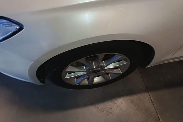 Used Ford Mondeo 2017 EcoBoost 180 Stylish Model Left Front Wheel Hub