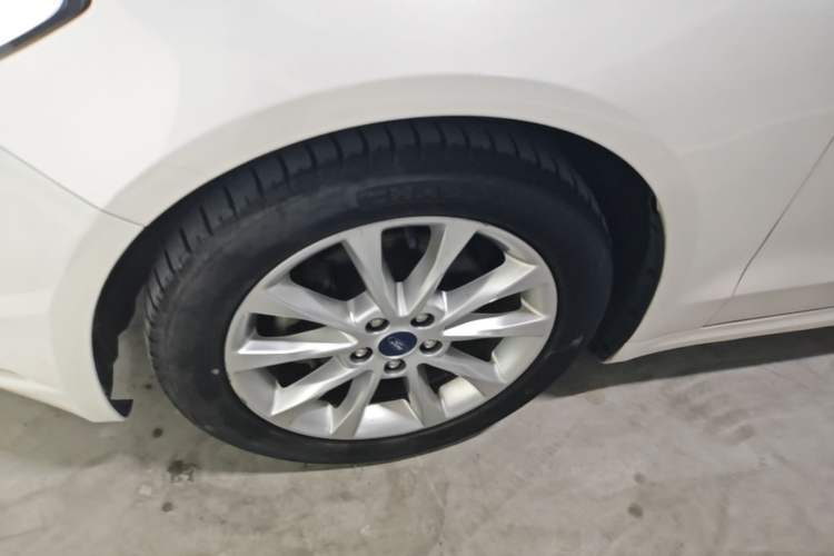 Used Ford Mondeo 2017 Facelifted EcoBoost 180 Fashion Edition Left Front Wheel Hub