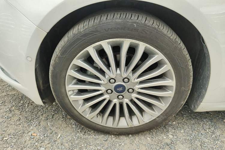 Used Ford Mondeo 2017 EcoBoost 245 Flagship Model Left Front Wheel Hub