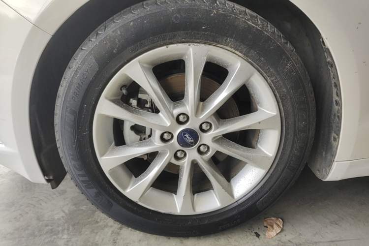 Used Ford Mondeo 2017 Facelifted EcoBoost 180 Fashion Edition Left Front Wheel Hub