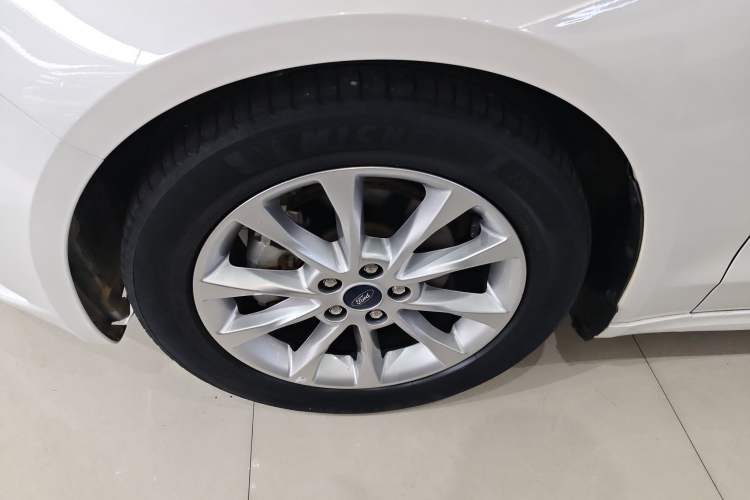 Used Ford Mondeo 2017 EcoBoost 180 Stylish Model Left Front Wheel Hub